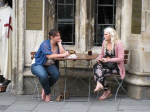 2 Mädels in Glastonbury
