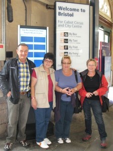 reiselustige Steirer im Bahnhof von Bristol